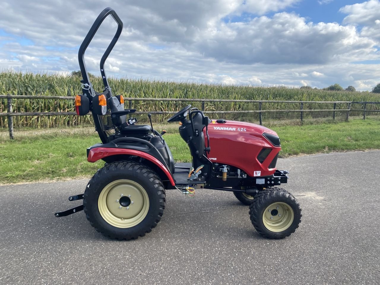 Traktor van het type Yanmar SA424, Neumaschine in Baarle Nassau (Foto 7)