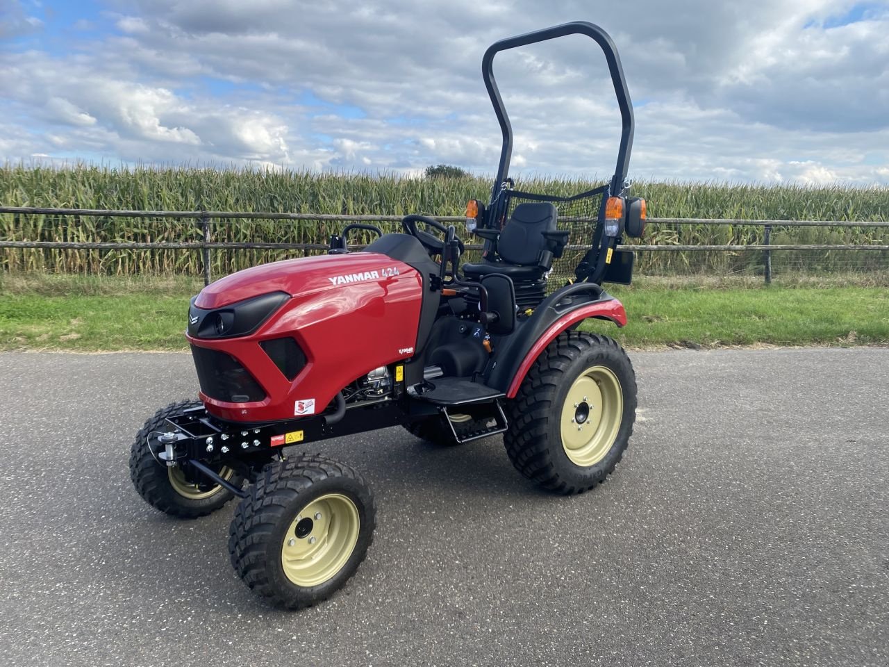 Traktor van het type Yanmar SA424, Neumaschine in Baarle Nassau (Foto 2)