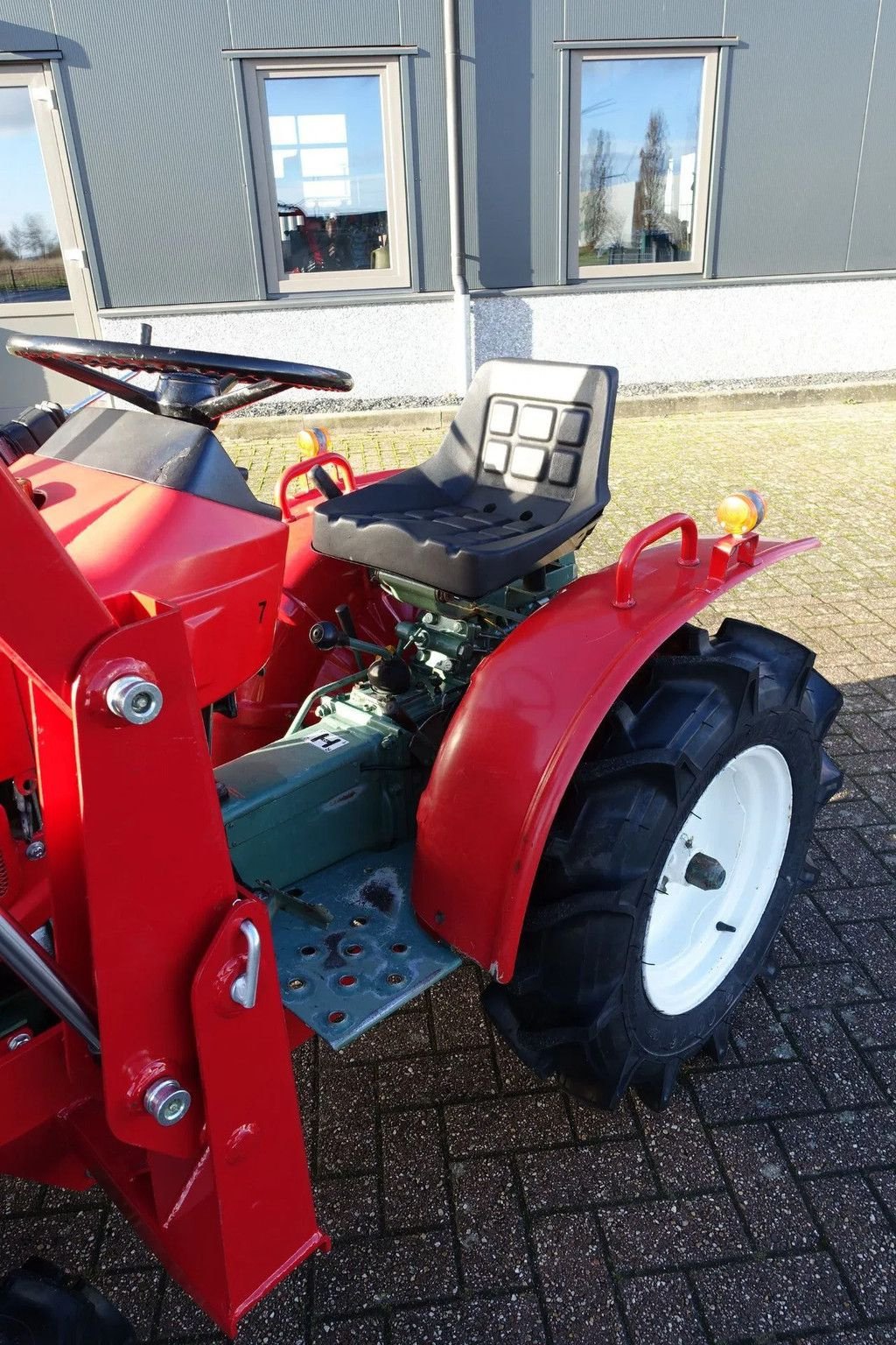 Traktor des Typs Yanmar YM1401 4wd / 1162 Draaiuren / Voorlader, Gebrauchtmaschine in Swifterband (Bild 10)