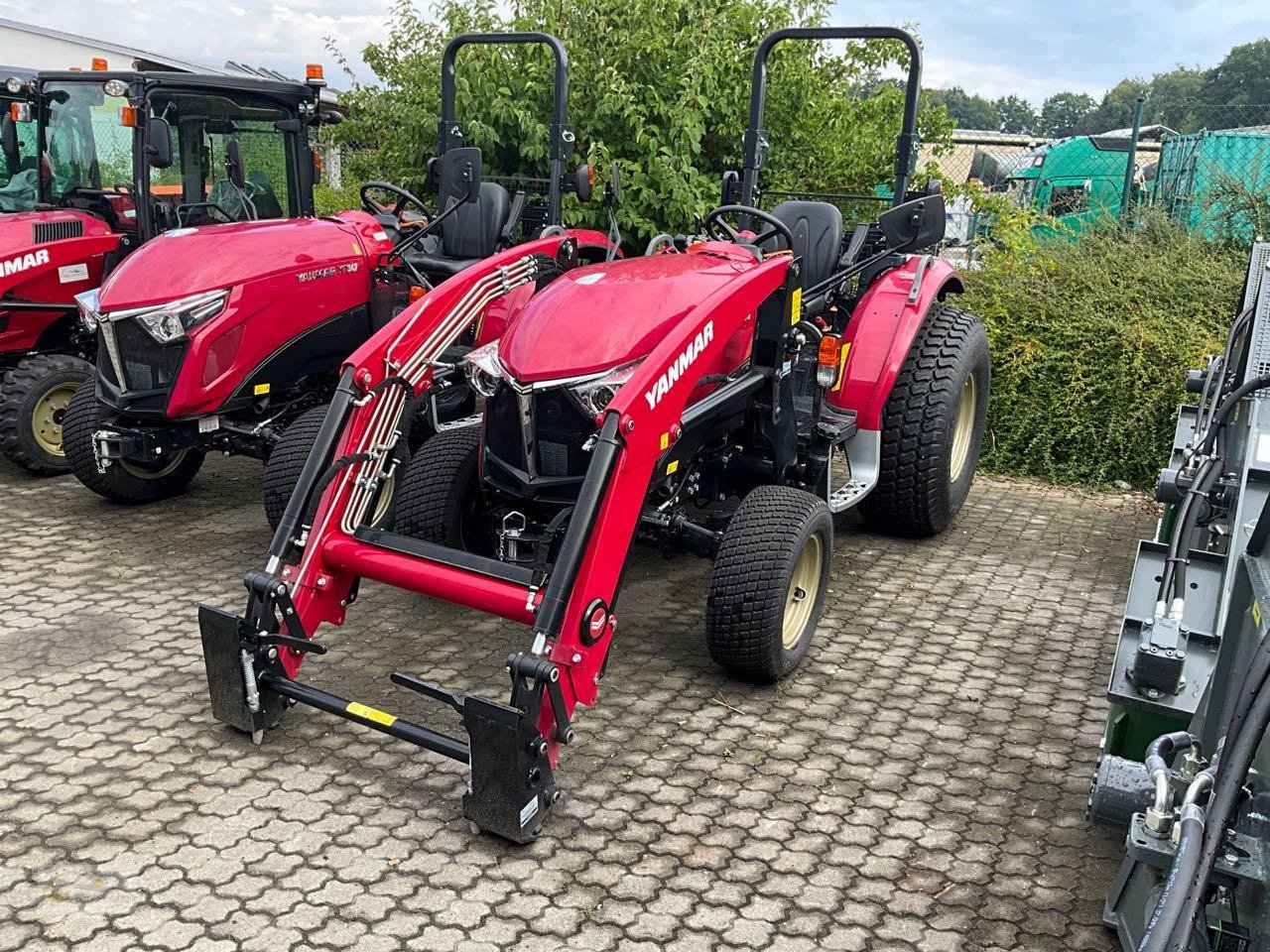 Traktor van het type Yanmar YT 347-R, Neumaschine in Pfreimd (Foto 2)