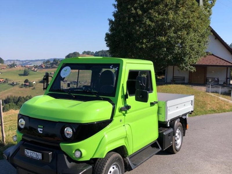 Transportfahrzeug van het type EVUM aCar, Ausstellungsmaschine in Regensdorf (Foto 1)