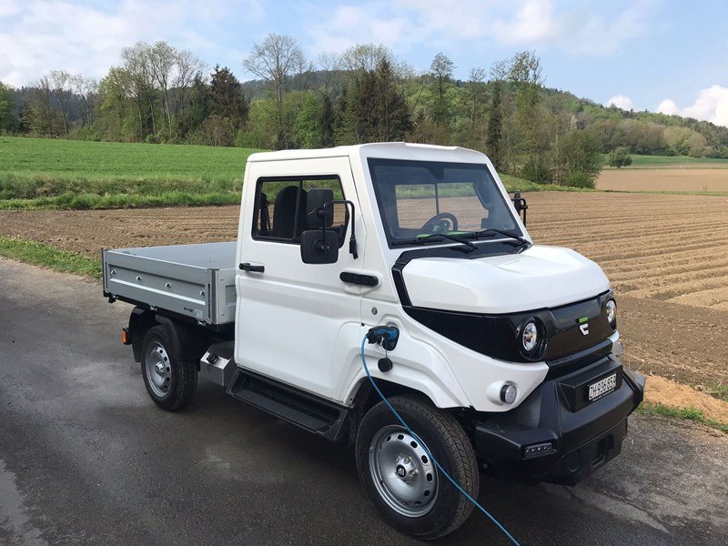 Transportfahrzeug van het type EVUM aCar, Ausstellungsmaschine in Regensdorf (Foto 1)