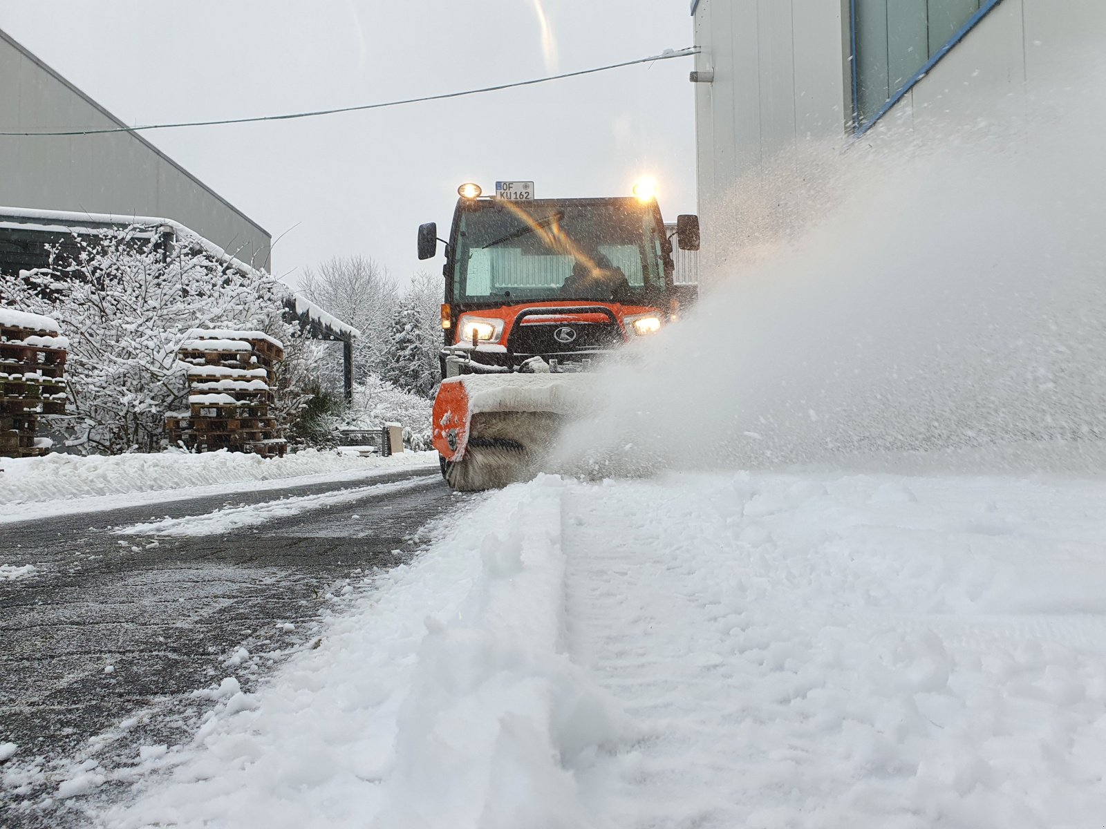 Transportfahrzeug typu Kubota RTVX 1110 Winterdienstpaket, Neumaschine v Olpe (Obrázek 7)