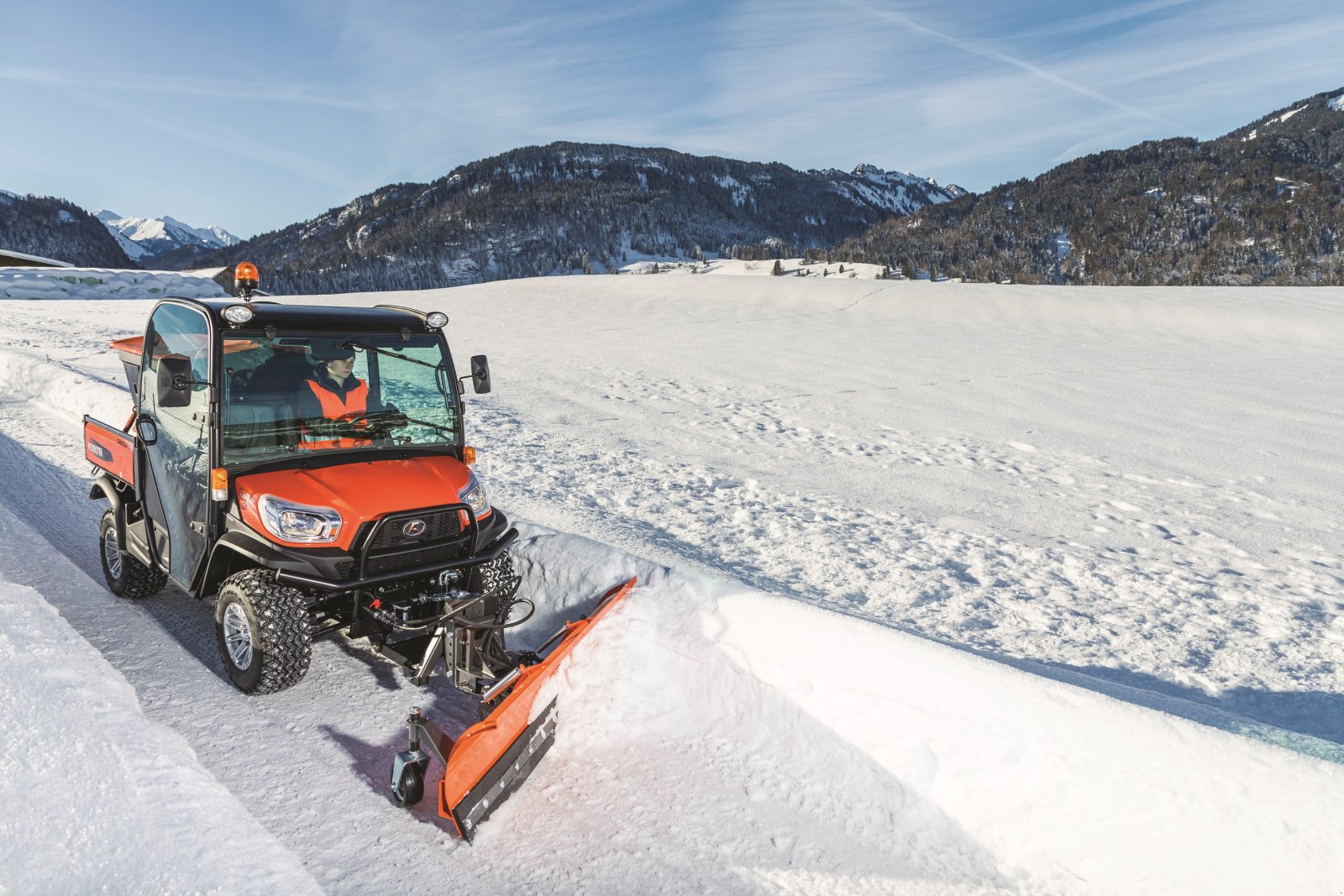 Transportfahrzeug des Typs Kubota RTVX 1110 Winterdienstpaket, Neumaschine in Olpe (Bild 9)