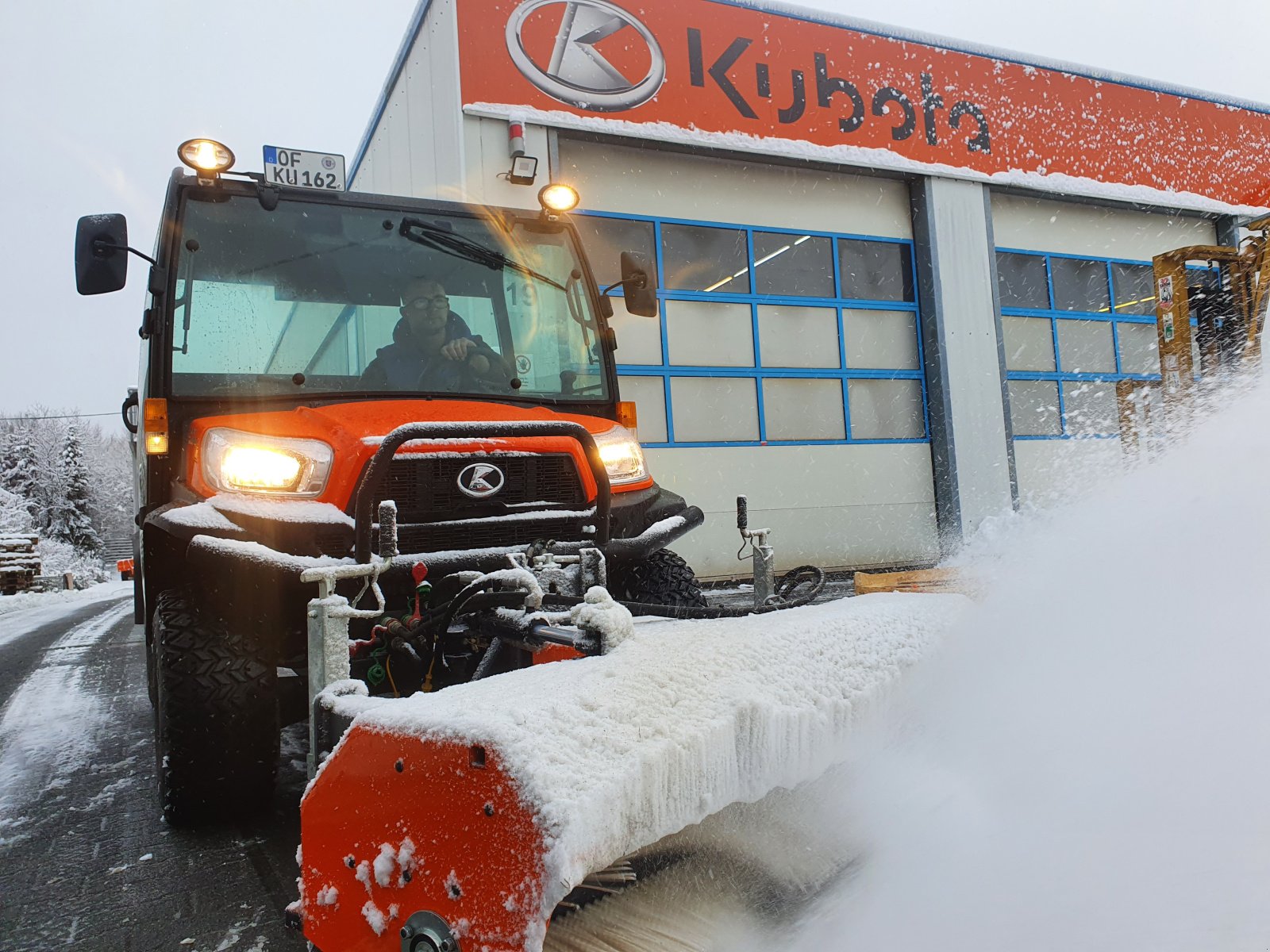 Transportfahrzeug typu Kubota RTVX-1110 Winterdienstpaket, Neumaschine v Olpe (Obrázek 12)