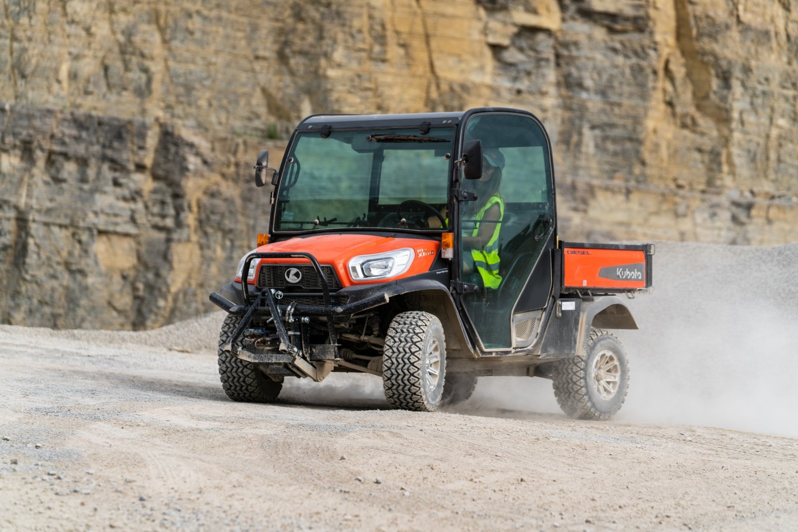 Transportfahrzeug des Typs Kubota RTVX 1110, Neumaschine in Olpe (Bild 11)