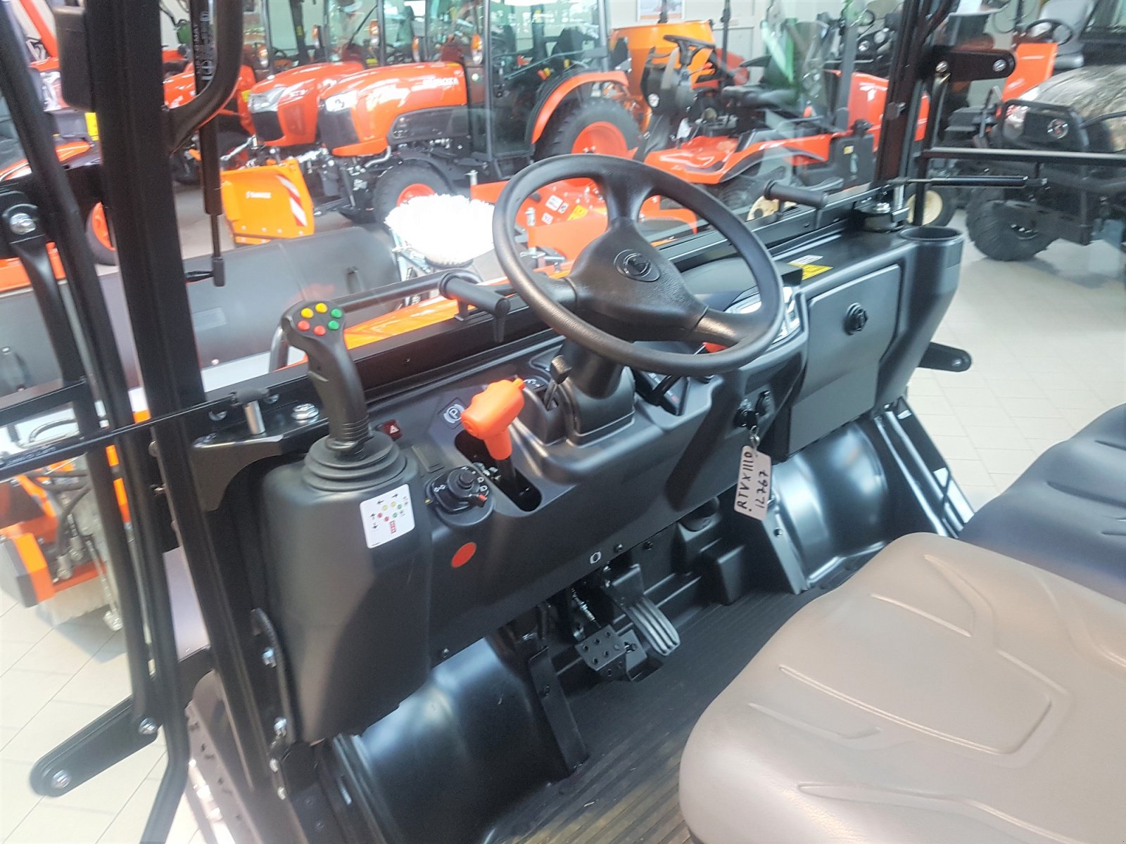 Transportfahrzeug du type Kubota RTVX-1110, Neumaschine en Olpe (Photo 7)