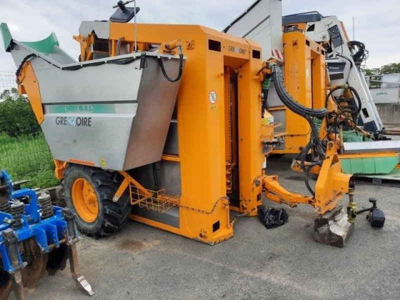 Traubenvollernter of the type Gregoire G55H, Gebrauchtmaschine in LE PALLET (Picture 1)