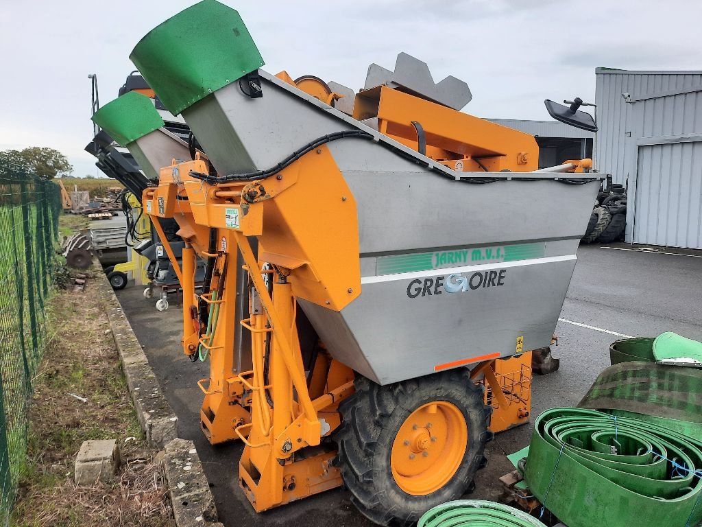 Traubenvollernter van het type Gregoire G55H, Gebrauchtmaschine in LE PALLET (Foto 3)