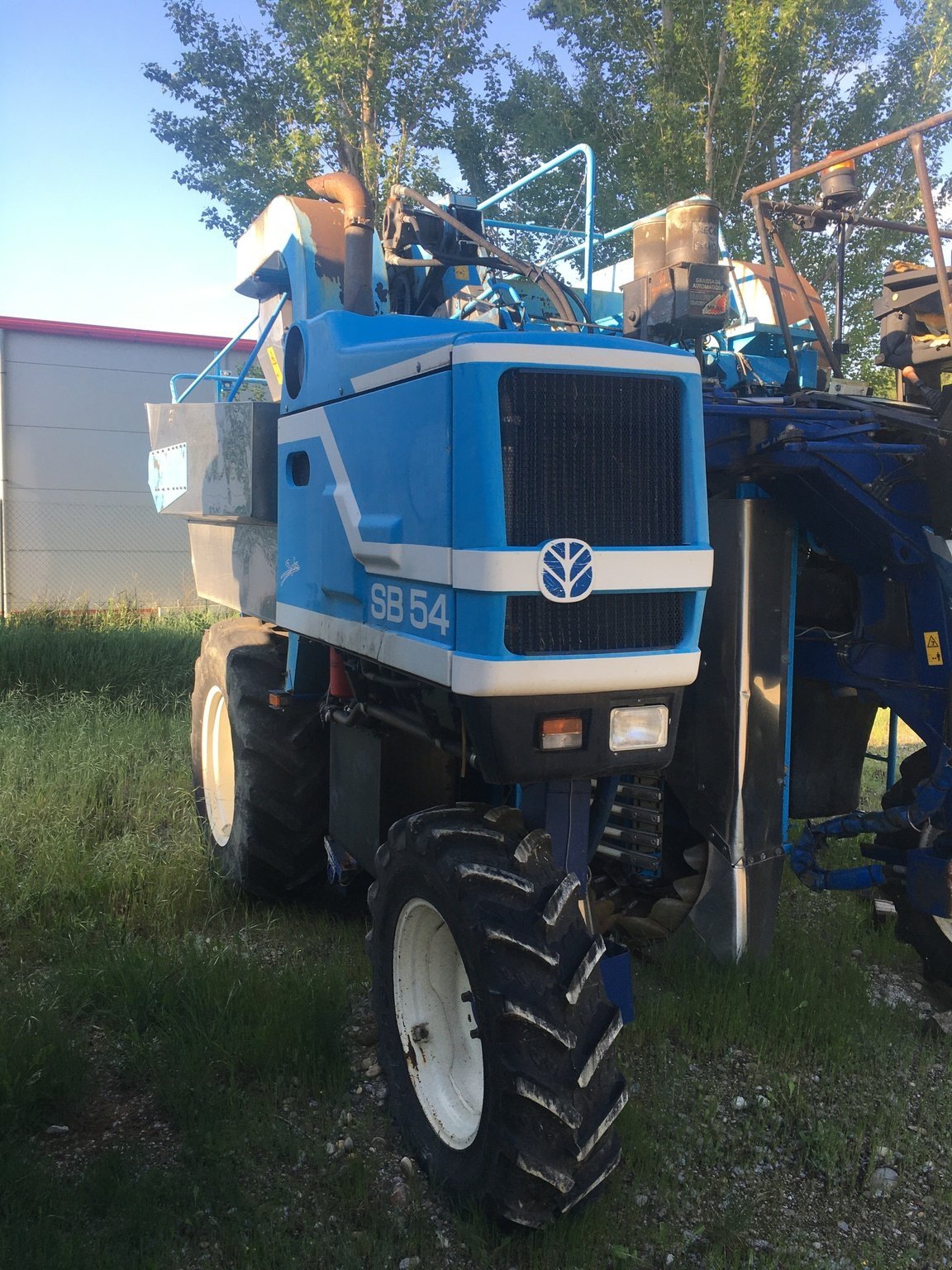 Traubenvollernter typu New Holland Machine à vendanger SB54 New Holland, Gebrauchtmaschine w ROYNAC (Zdjęcie 5)