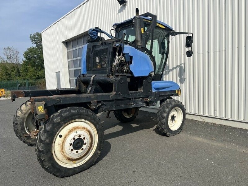 Traubenvollernter van het type New Holland TRACTEUR ENJAMBEUR, Gebrauchtmaschine in CHATEAU GAILLARD (Foto 3)