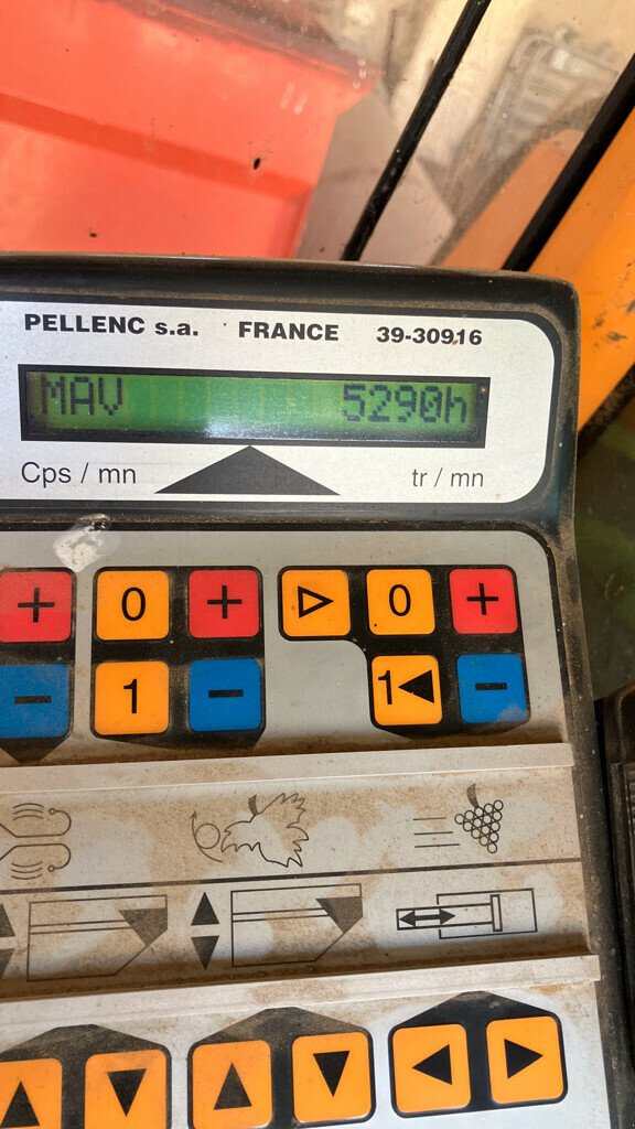 Traubenvollernter typu Pellenc MACHINE A VENDANGER 4320, Gebrauchtmaschine w SAINT ANDIOL (Zdjęcie 4)