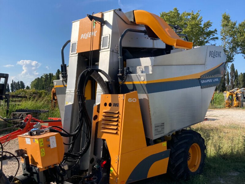 Traubenvollernter van het type Pellenc MACHINE A VENDANGER, Gebrauchtmaschine in SAINT ANDIOL (Foto 1)