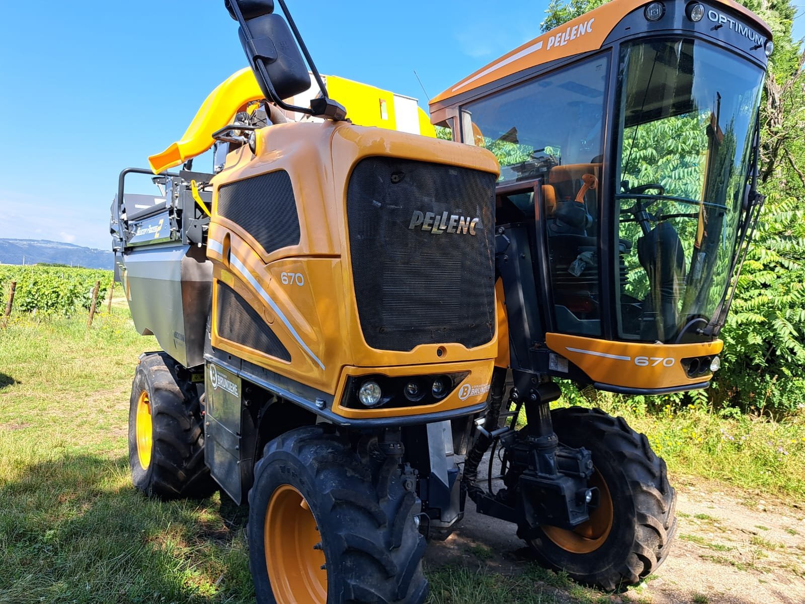 Traubenvollernter del tipo Pellenc Machine à vendanger Optimum 670 Pellenc, Gebrauchtmaschine en ROYNAC (Imagen 7)