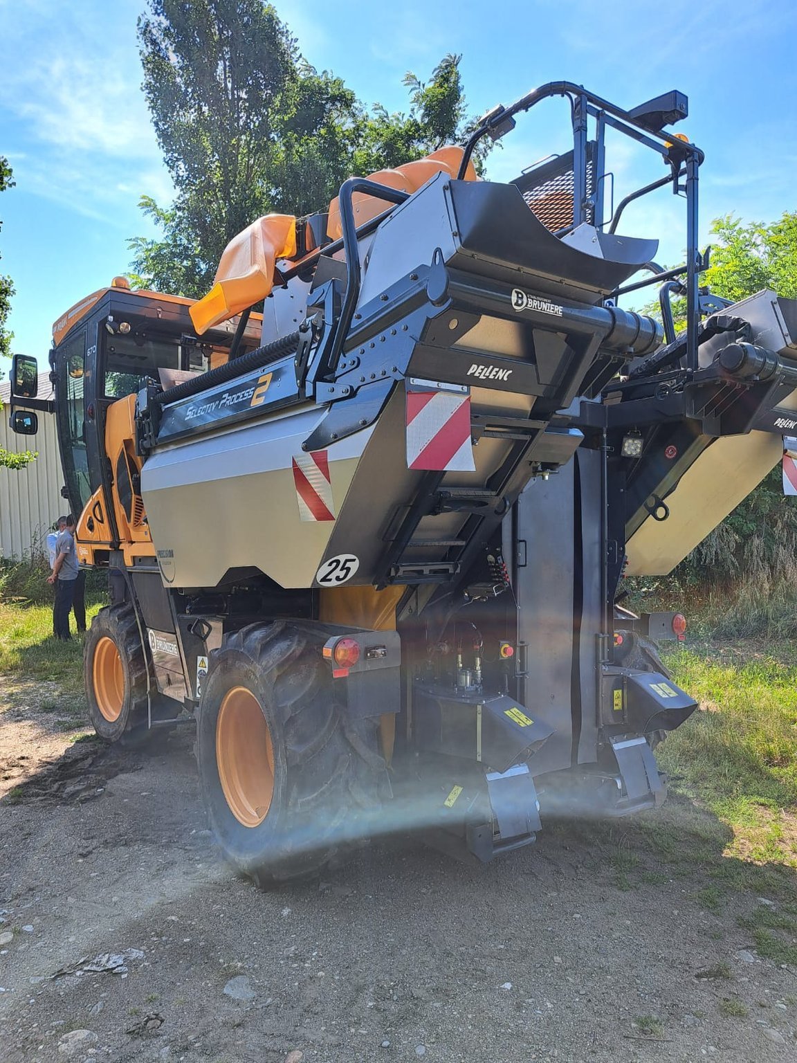 Traubenvollernter typu Pellenc Machine à vendanger Optimum 670 Pellenc, Gebrauchtmaschine v ROYNAC (Obrázok 3)