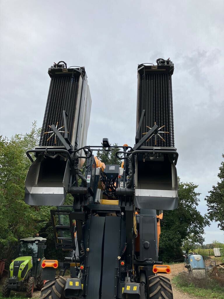 Traubenvollernter van het type Pellenc OPTIMUM L 10 3958031, Gebrauchtmaschine in SAINT ANDIOL (Foto 9)