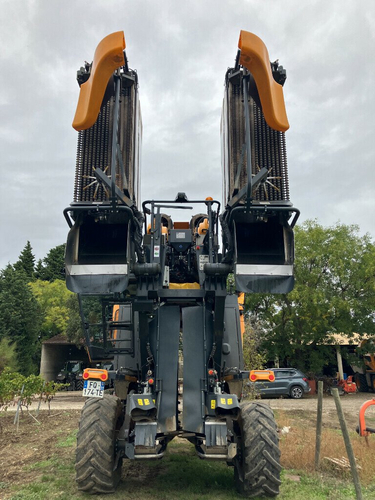 Traubenvollernter des Typs Pellenc OPTIMUM L 10, Gebrauchtmaschine in SAINT ANDIOL (Bild 7)