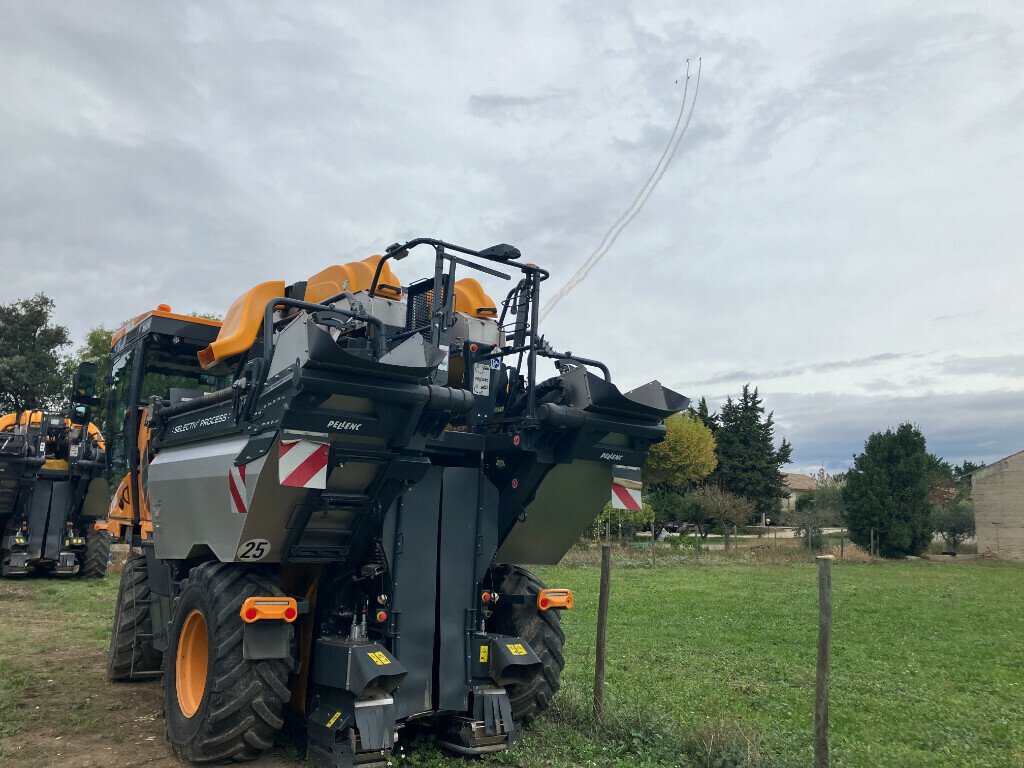 Traubenvollernter van het type Pellenc OPTIMUM L 10, Gebrauchtmaschine in SAINT ANDIOL (Foto 3)