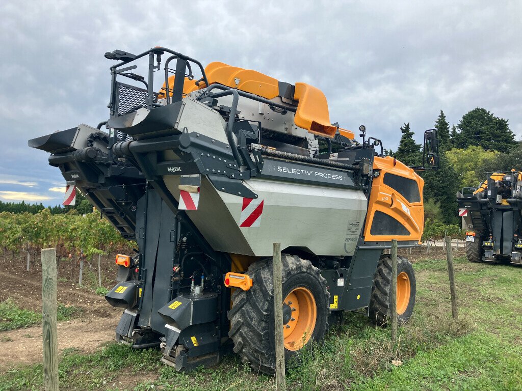 Traubenvollernter des Typs Pellenc OPTIMUM L 10, Gebrauchtmaschine in SAINT ANDIOL (Bild 2)