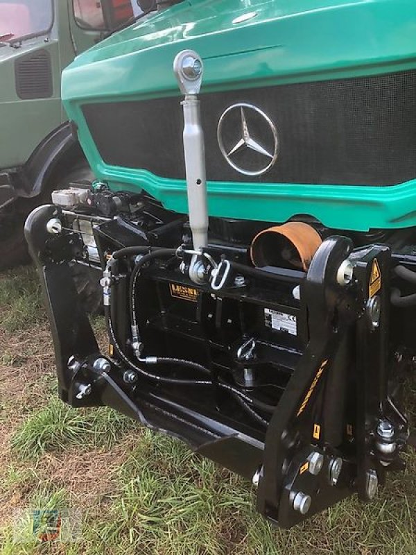 Unimog Türe ait Mercedes-Benz Frontkraftheber Hydraulik Lesnik PU26 Anbau-Platte Mwst., Gebrauchtmaschine içinde Fitzen (resim 3)