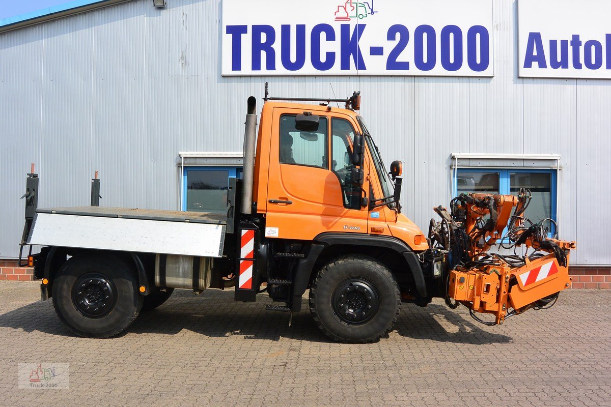 Unimog del tipo Mercedes-Benz U 400 4 x 4 Mulag Teleskopausleger + Zapfwelle, Gebrauchtmaschine In Sottrum (Immagine 15)