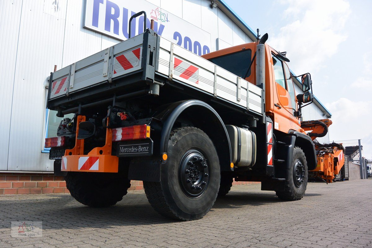 Unimog Türe ait Mercedes-Benz U 400 4 x 4 Mulag Teleskopausleger + Zapfwelle, Gebrauchtmaschine içinde Sottrum (resim 30)