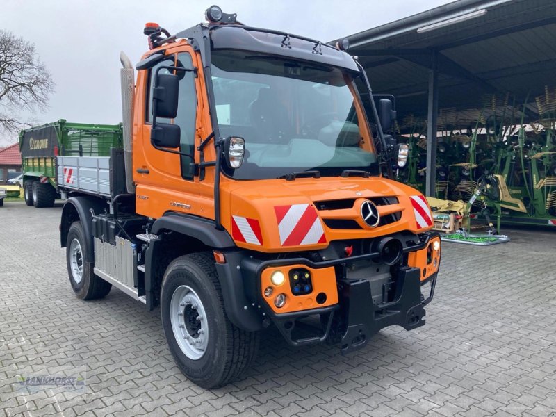 Unimog tipa Mercedes-Benz U 427, Neumaschine u Wiefelstede-Spohle (Slika 1)