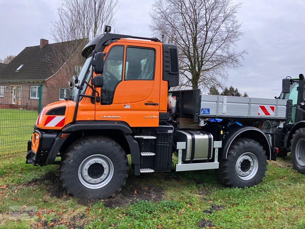 Unimog van het type Mercedes-Benz U 427, Neumaschine in Aurich (Foto 2)