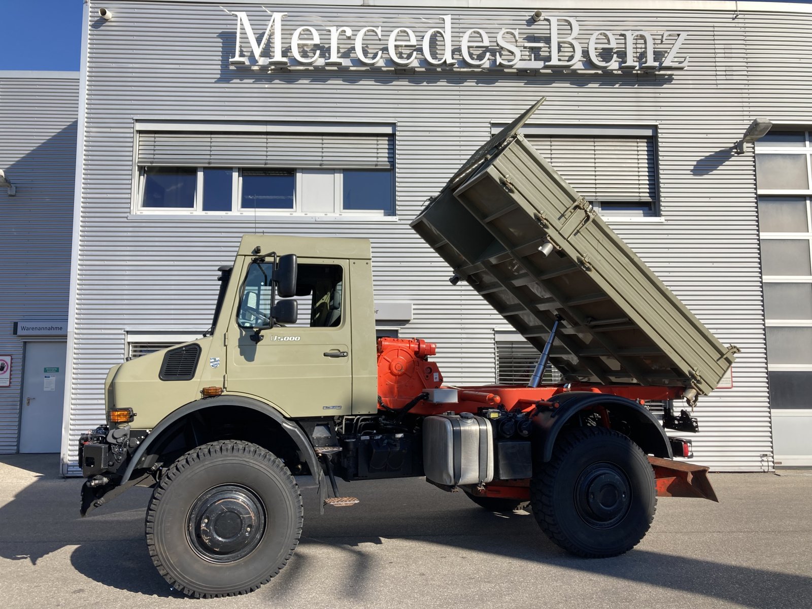 Unimog typu Mercedes-Benz U 5000 mit Seilwinde und Bergstütze, Gebrauchtmaschine v Heimstetten (Obrázek 1)