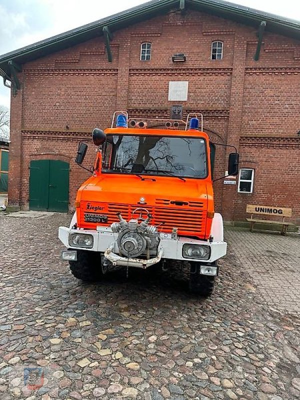 Unimog типа Mercedes-Benz U1300L 37 Turbo DoKa H-Gutachten Feuerwehr Womo Expedition, Gebrauchtmaschine в Fitzen (Фотография 3)