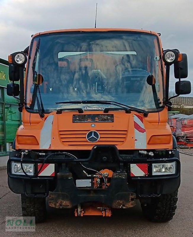 Unimog of the type Mercedes-Benz U300 Plus 1 405/10 Winterdienststreuer, Gebrauchtmaschine in Limburg (Picture 1)