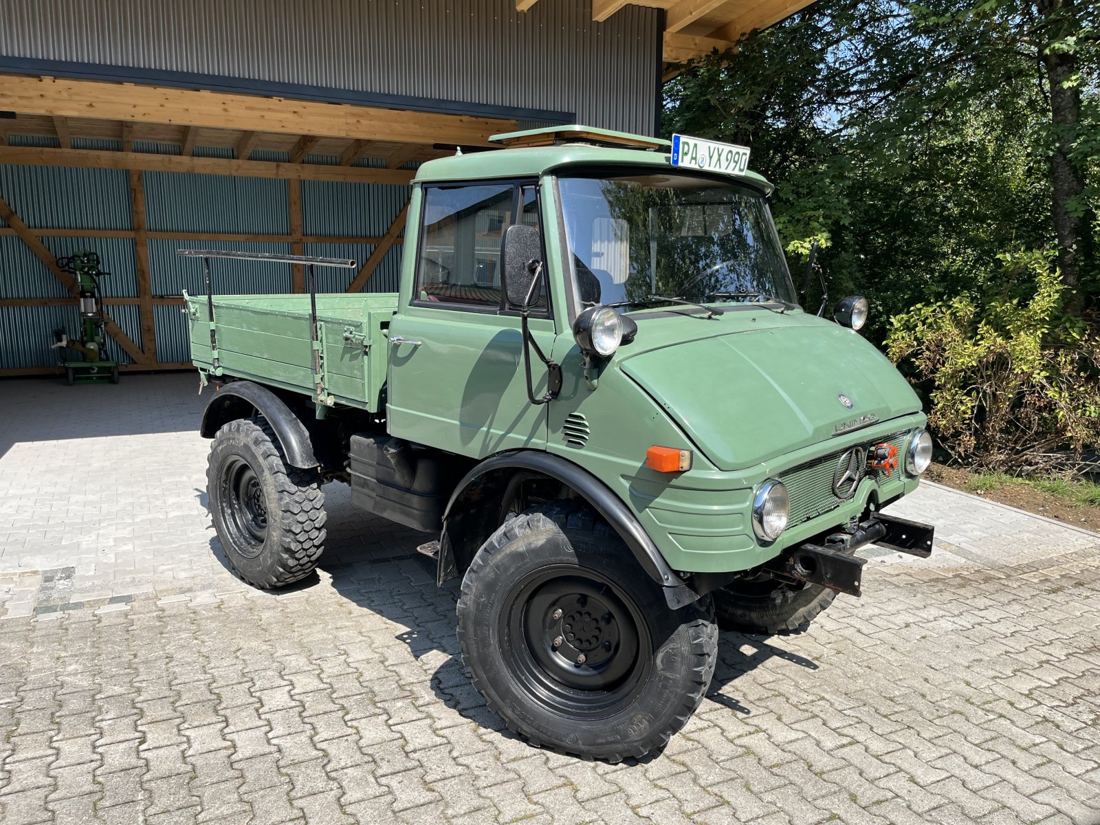 Unimog Türe ait Mercedes-Benz Unimog 421, Gebrauchtmaschine içinde Windorf (resim 1)