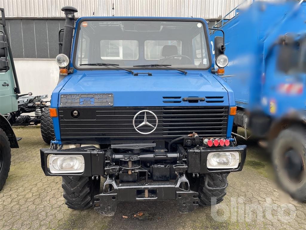 Unimog Türe ait Mercedes-Benz Unimog 427/10, Gebrauchtmaschine içinde Düsseldorf (resim 1)