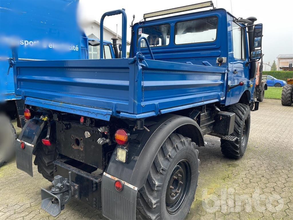 Unimog Türe ait Mercedes-Benz Unimog 427/10, Gebrauchtmaschine içinde Düsseldorf (resim 2)