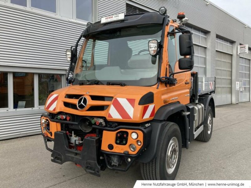 Unimog Türe ait Mercedes-Benz Unimog Geräteträger U430, Gebrauchtmaschine içinde Heimstetten (resim 2)