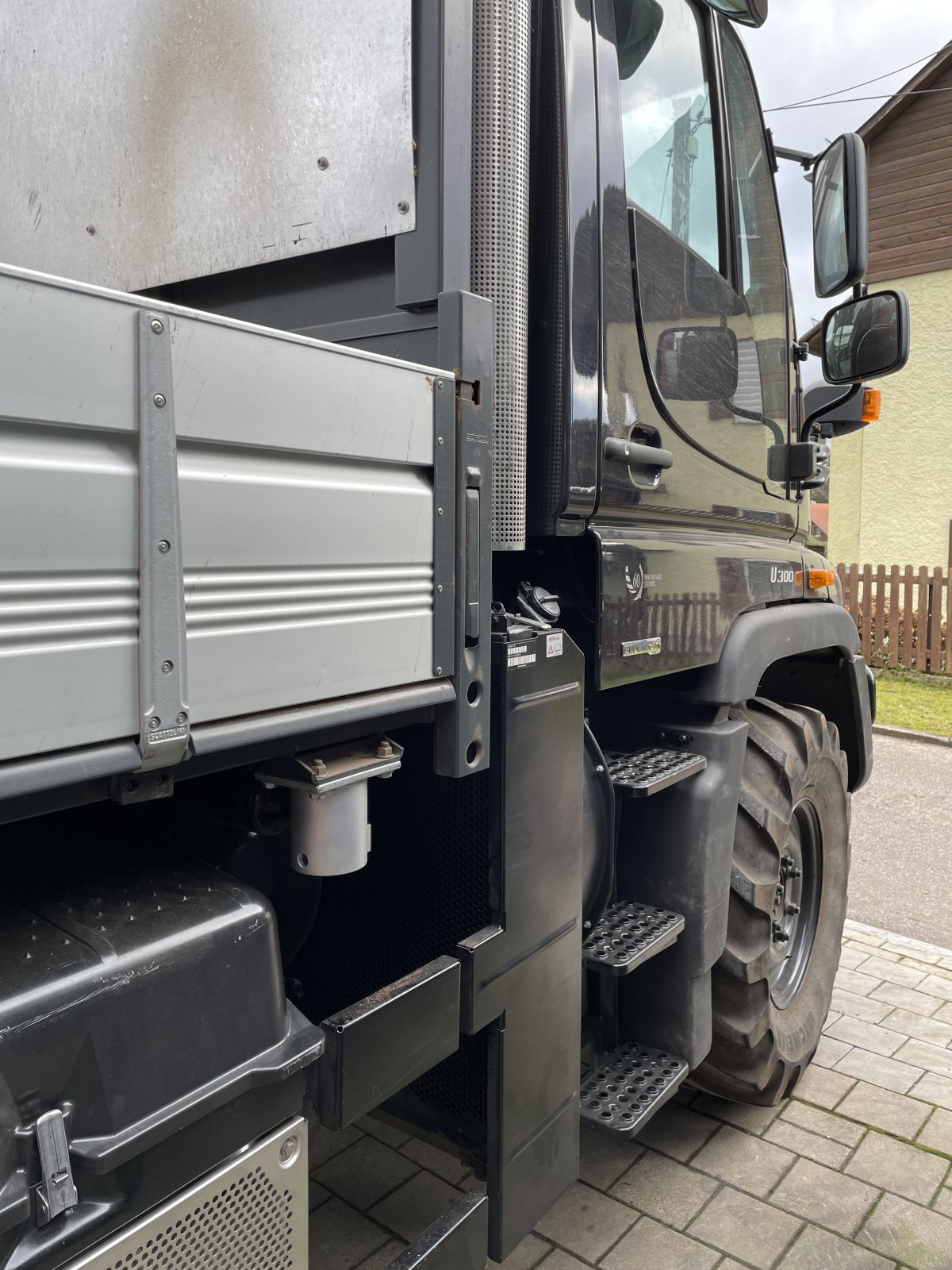 Unimog du type Mercedes-Benz Unimog U 300, Gebrauchtmaschine en Sinzing (Photo 10)