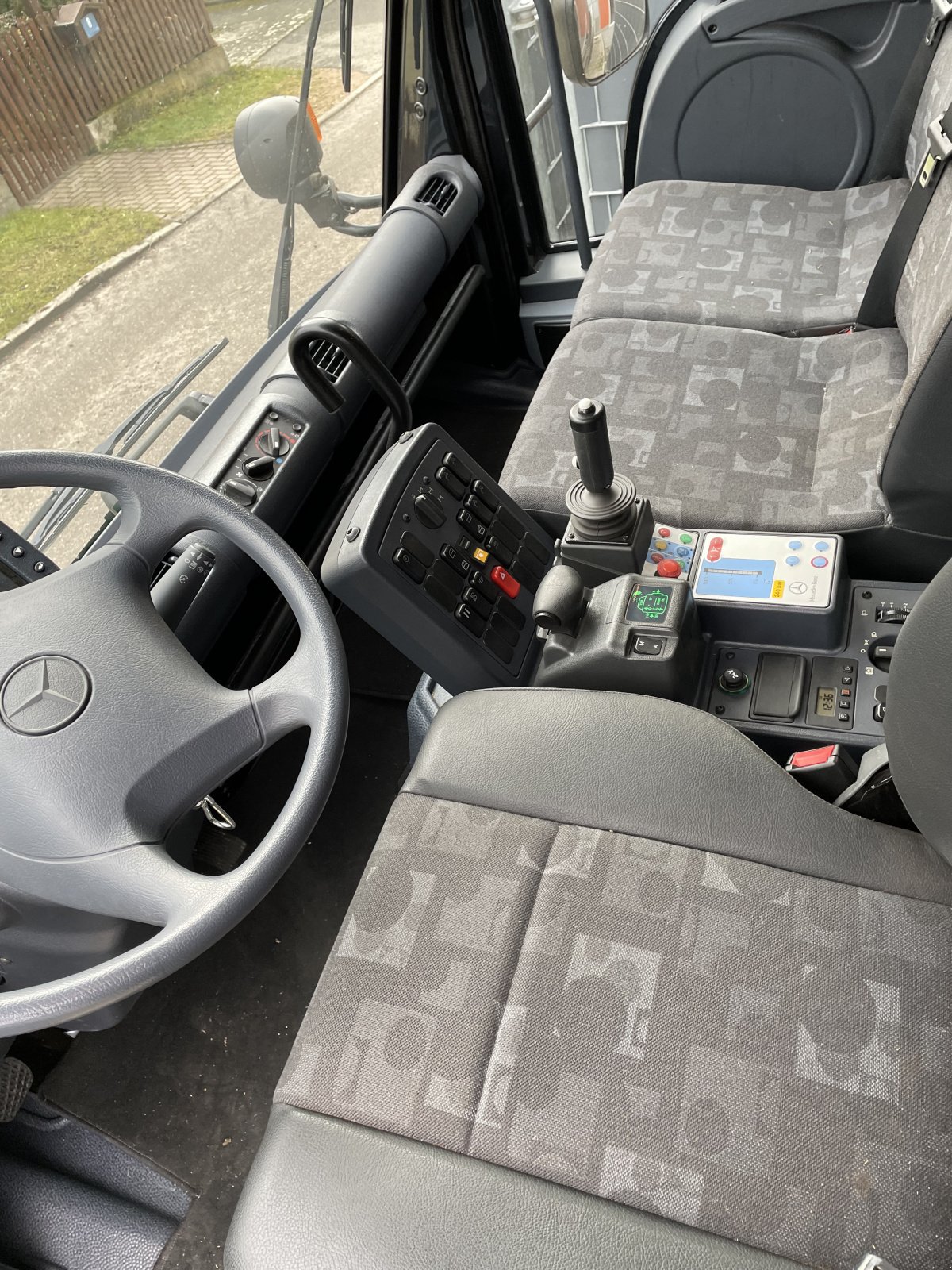 Unimog du type Mercedes-Benz Unimog U 300, Gebrauchtmaschine en Sinzing (Photo 14)