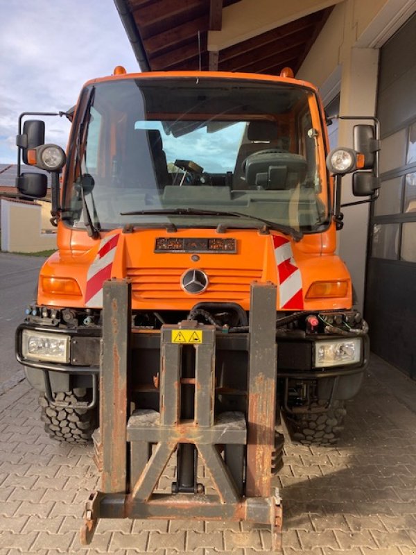 Unimog des Typs Mercedes-Benz Unimog U 400, Gebrauchtmaschine in Töging (Bild 4)