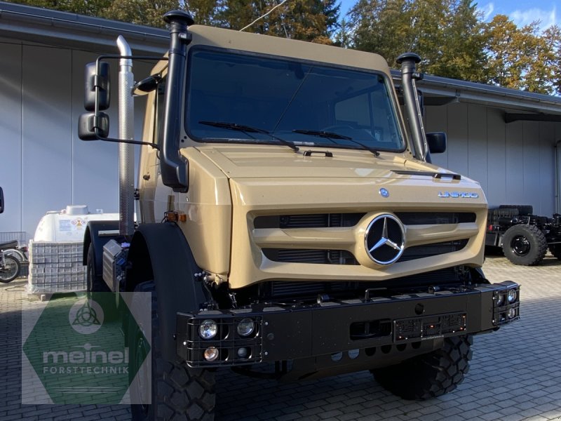 Unimog от тип Mercedes-Benz Unimog U 4023, Neumaschine в Klingenthal (Снимка 1)