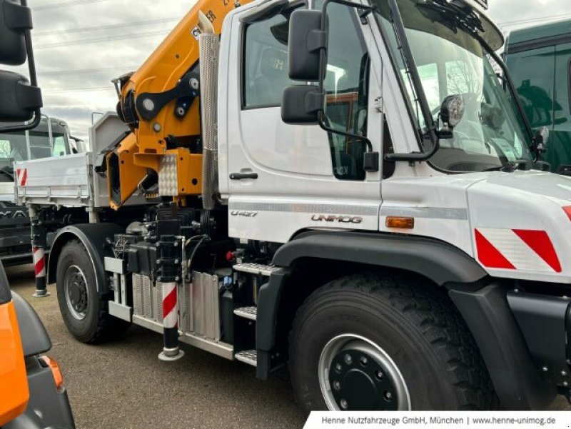 Unimog Türe ait Mercedes-Benz Unimog U 427 mit Hiab Kran, Gebrauchtmaschine içinde Heimstetten (resim 2)