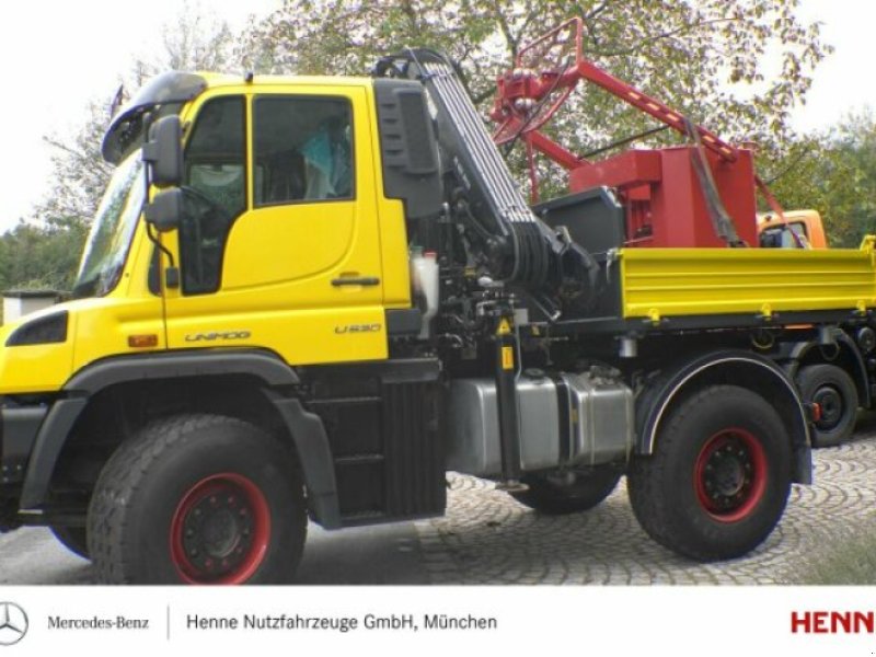 Unimog of the type Mercedes-Benz Unimog U 530 mit Schnellwechsel Kran, Gebrauchtmaschine in Heimstetten