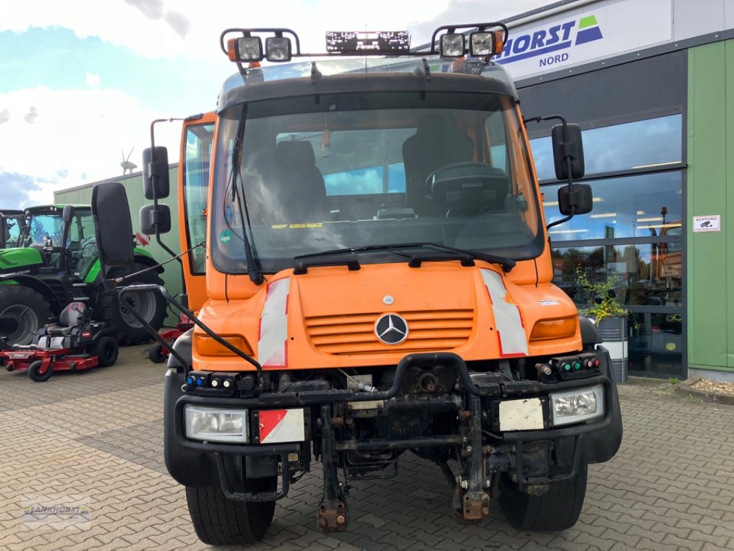 Unimog des Typs Mercedes U 400, Gebrauchtmaschine in Aurich (Bild 2)