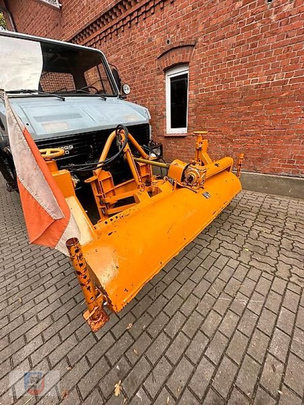 Unimog van het type Schmidt Kehrbesen Unimog Kommunalplatte Zapfwelle, Gebrauchtmaschine in Fitzen (Foto 8)