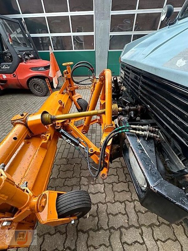 Unimog van het type Schmidt Kehrbesen Unimog Kommunalplatte Zapfwelle, Gebrauchtmaschine in Fitzen (Foto 15)