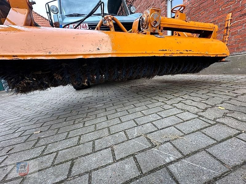 Unimog typu Schmidt Kehrbesen Unimog Kommunalplatte Zapfwelle, Gebrauchtmaschine w Fitzen (Zdjęcie 17)