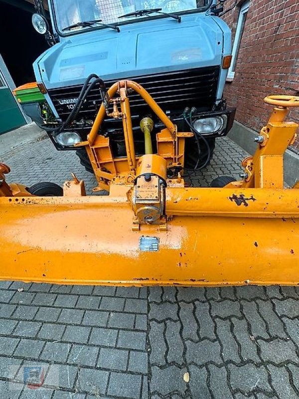 Unimog of the type Schmidt Kehrbesen Unimog Kommunalplatte Zapfwelle, Gebrauchtmaschine in Fitzen (Picture 11)