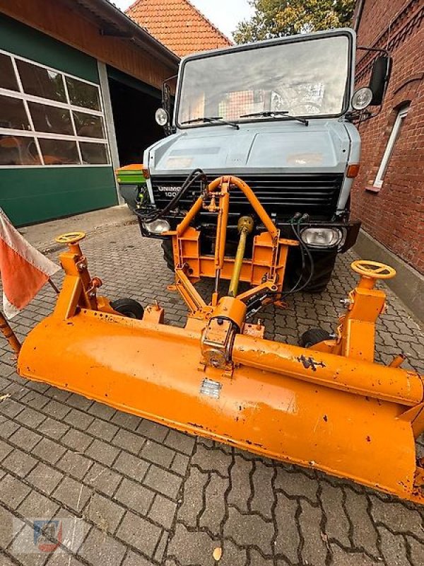 Unimog типа Schmidt Kehrbesen Unimog Kommunalplatte Zapfwelle, Gebrauchtmaschine в Fitzen (Фотография 16)