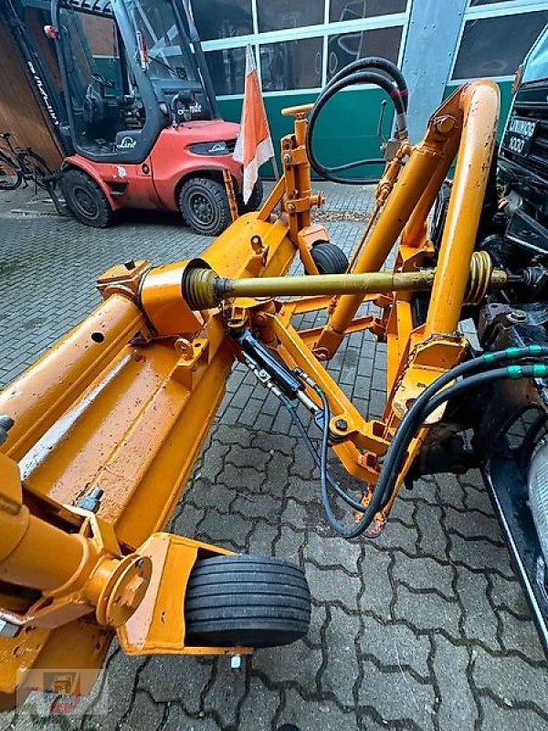 Unimog des Typs Schmidt Kehrbesen Unimog Kommunalplatte Zapfwelle, Gebrauchtmaschine in Fitzen (Bild 19)