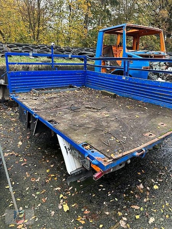 Unimog des Typs Sonstige Großes Unimog Ersatzteillager mit rostfreien U1300L Teilen, Gebrauchtmaschine in Fitzen (Bild 11)