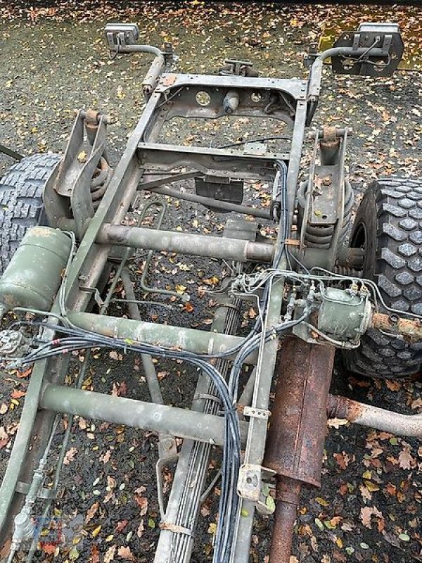 Unimog des Typs Sonstige Großes Unimog Ersatzteillager mit rostfreien U1300L Teilen, Gebrauchtmaschine in Fitzen (Bild 4)